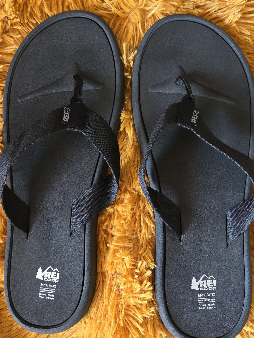 REI CO-OP RECYCLED WIDE STRAP FLIP-FLOP SLIP-ON UNISEX